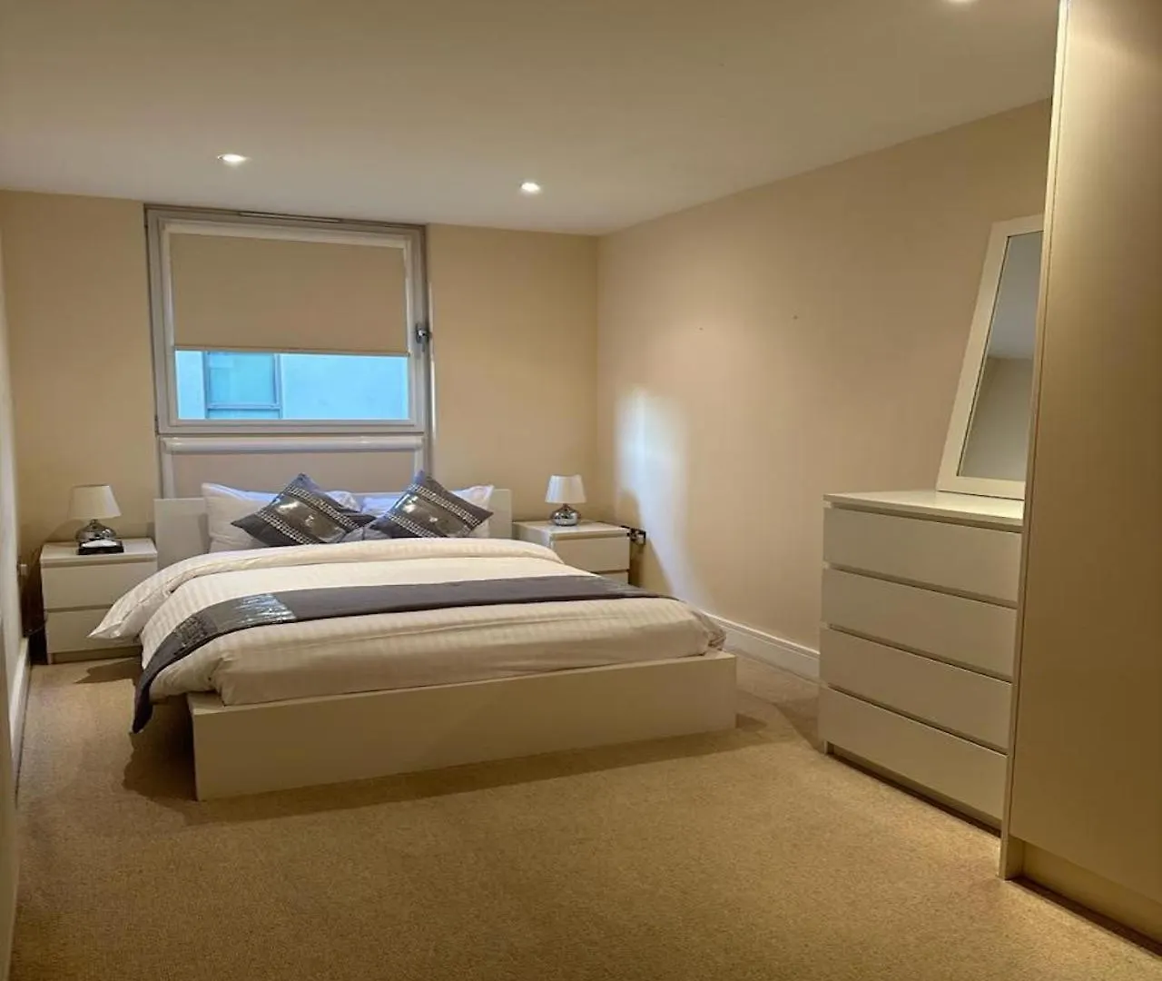 Canary Wharf Apartments London