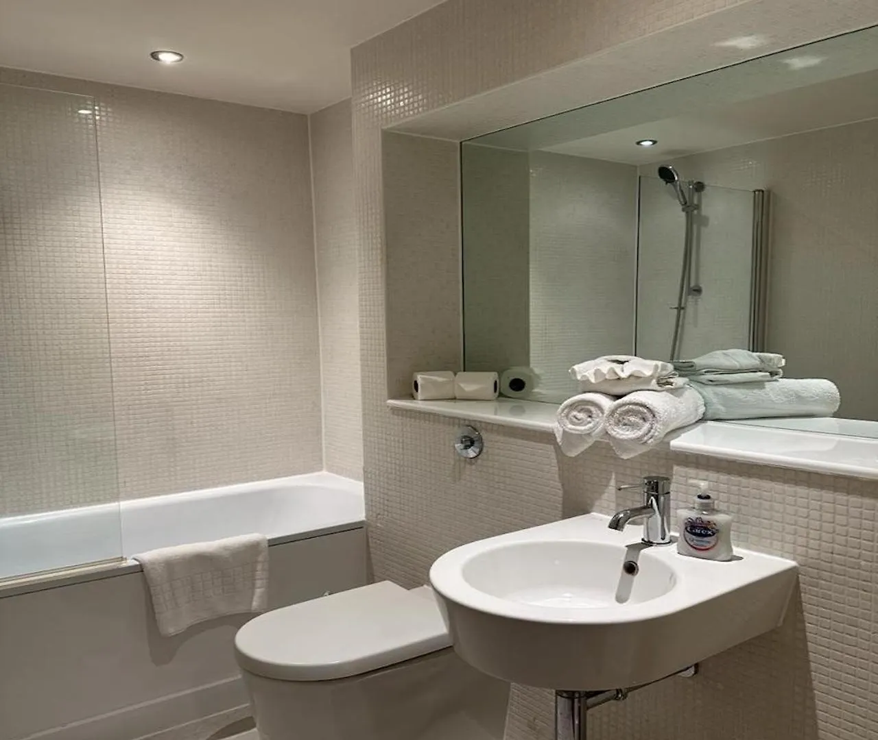 Canary Wharf Apartments London