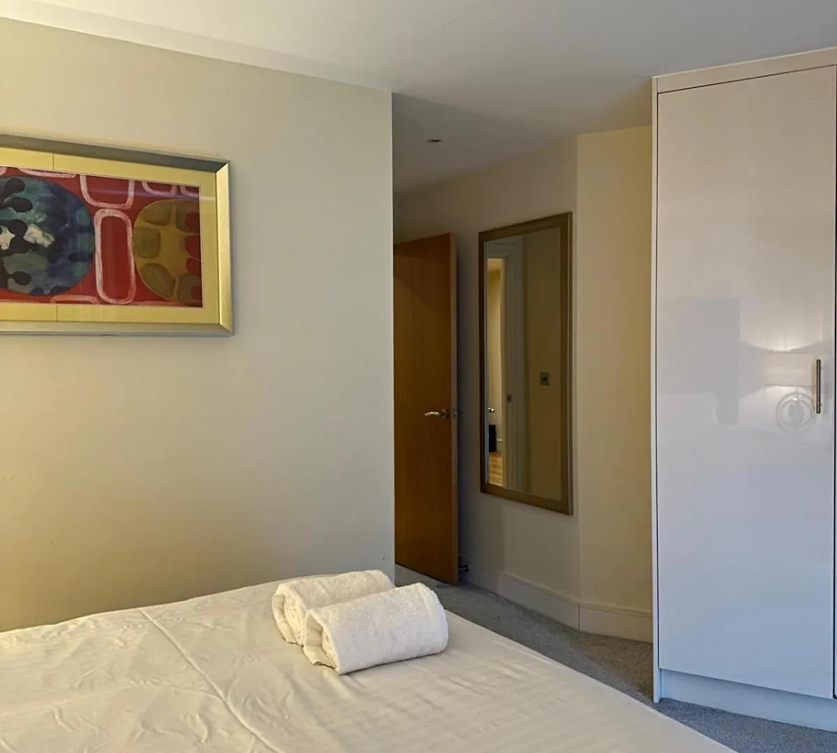 Canary Wharf Apartments London