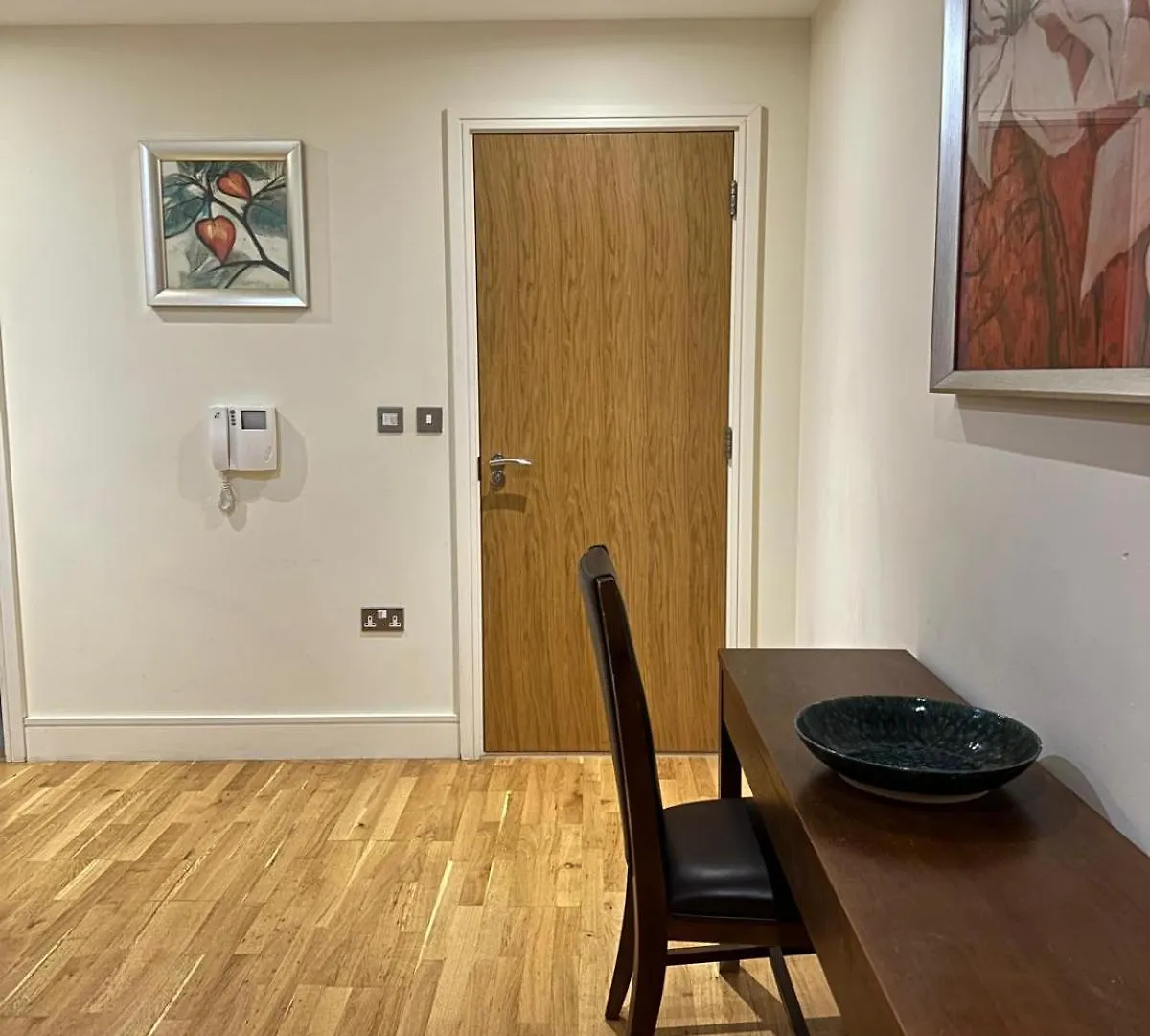 Canary Wharf Apartments London