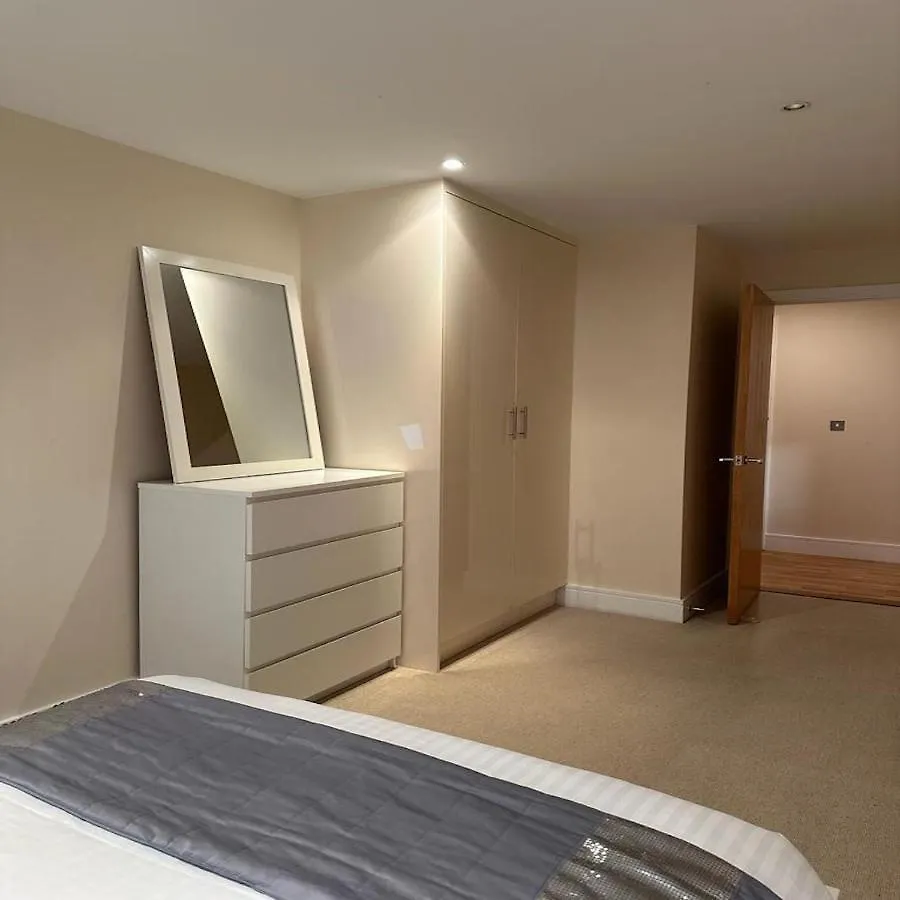 Canary Wharf Apartments 런던 영국